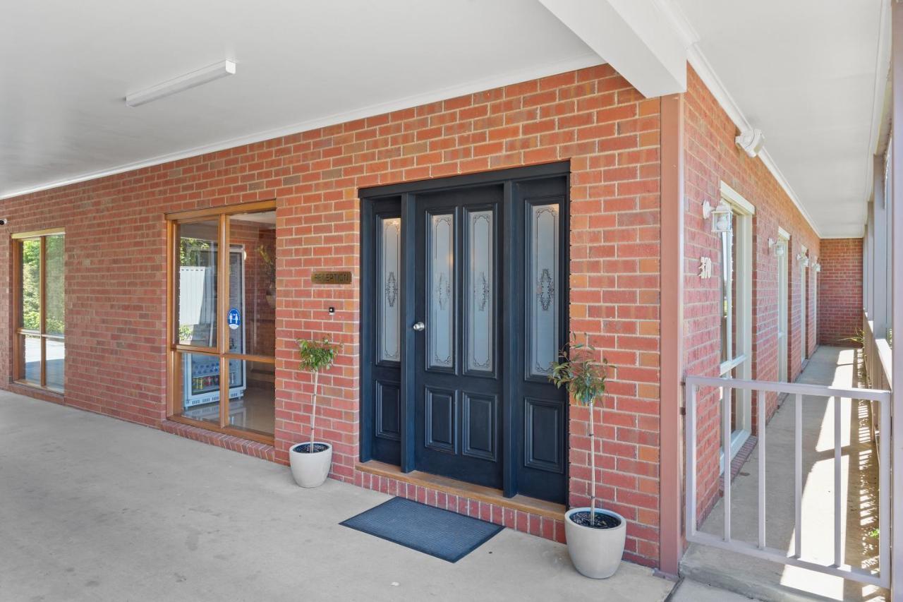 Burke And Wills Motor Inn Swan Hill Bagian luar foto
