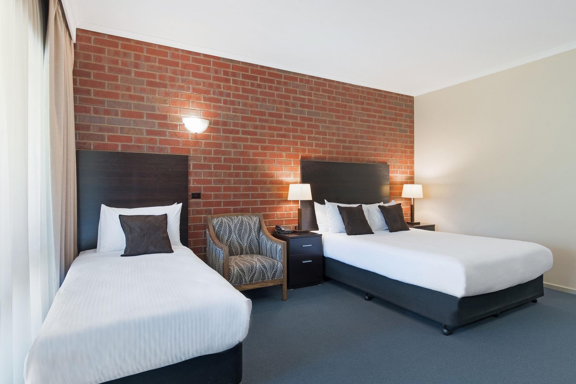 Burke And Wills Motor Inn Swan Hill Bagian luar foto