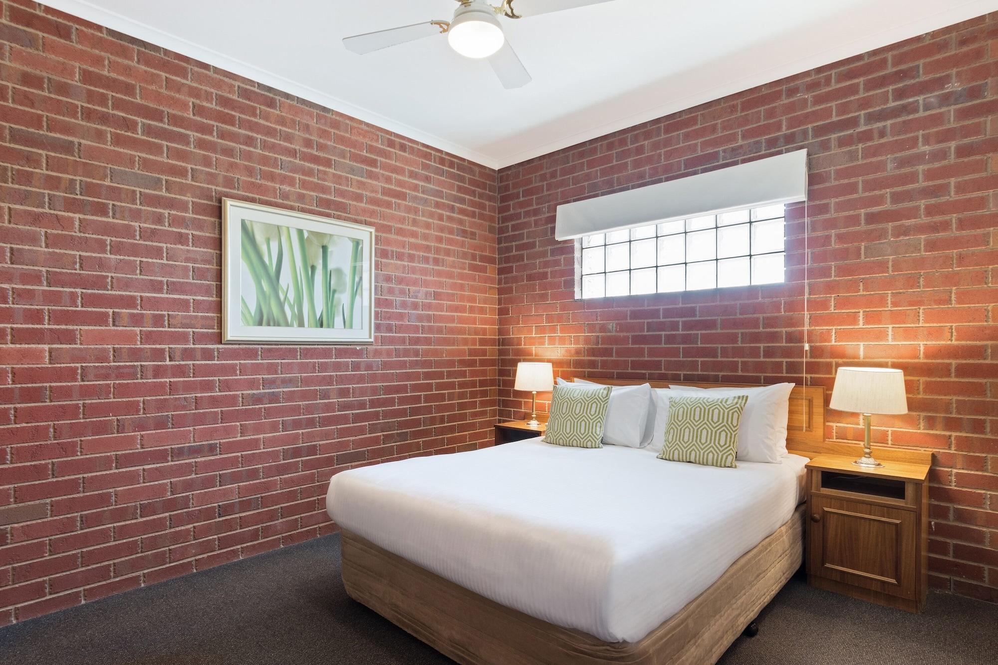 Burke And Wills Motor Inn Swan Hill Bagian luar foto