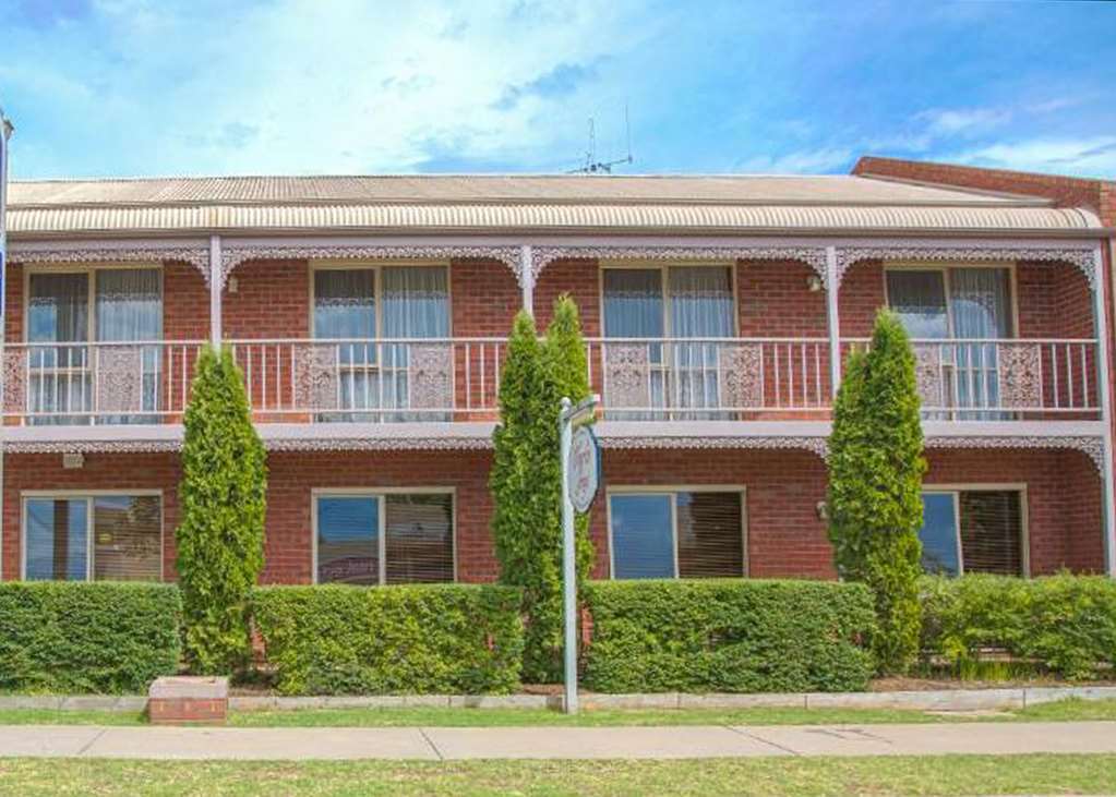 Burke And Wills Motor Inn Swan Hill Bagian luar foto